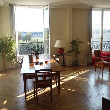 Paris-sur-seine-chez-caroline アパート